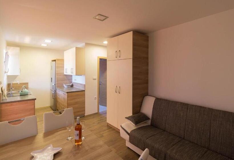 Дом 1 Спальня, Odmoree Camp & Hostel