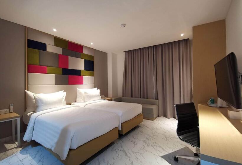 اتاق لوکس سه تخته, Palm Park Hotel Surabaya