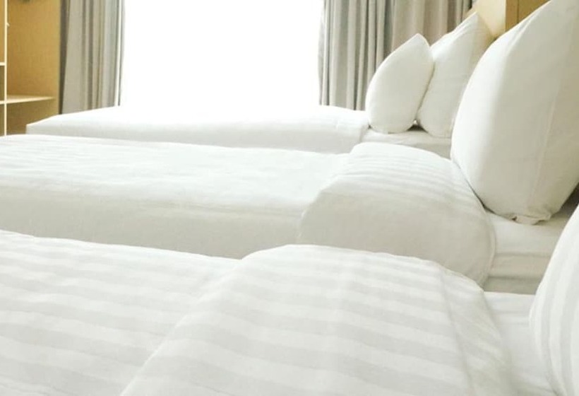اتاق لوکس سه تخته, Palm Park Hotel Surabaya