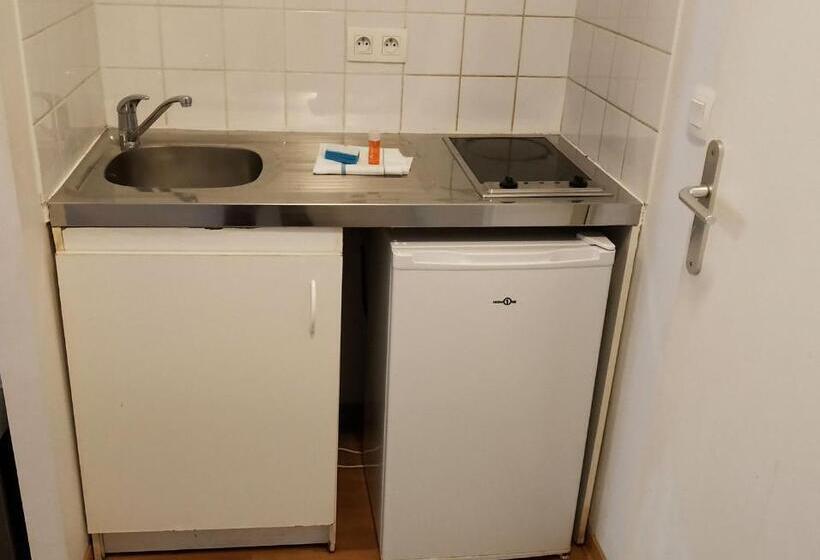 Студио Comfort, City Residence Marseille