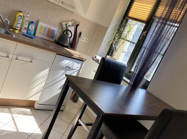 Apartamento 1 Dormitório com Sacada, Appartements Rehn