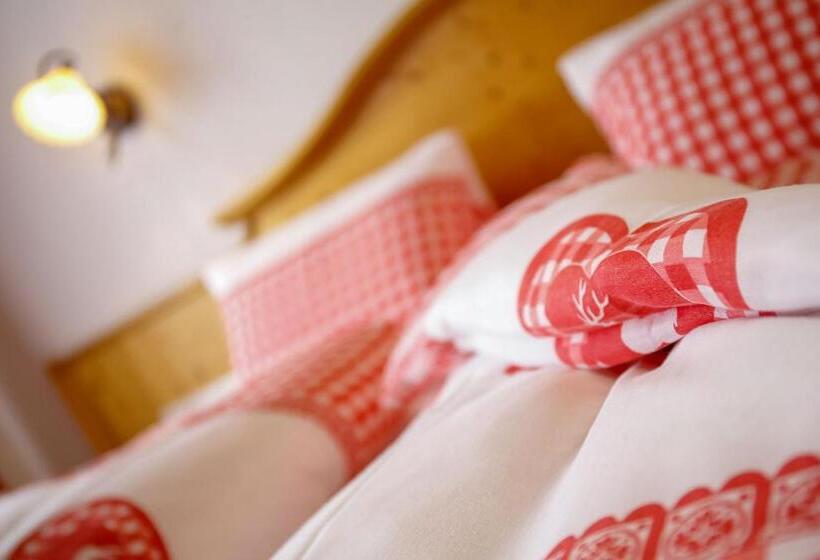 اتاق استاندارد با بالکن, Edelweiss