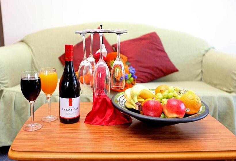 Апартаменты 2 Спальни, Waiuku Lodge Motel