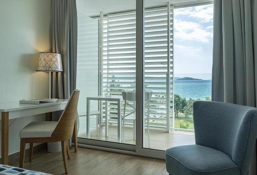 اتاق استاندارد با بالکن و چشم‌انداز دریا, Amadria Park Beach Hotel Jure