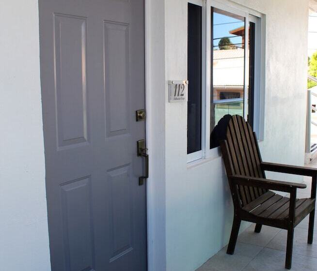 غرفة قياسية مطلّة علي حمام السباحة, Barefoot Caye Caulker