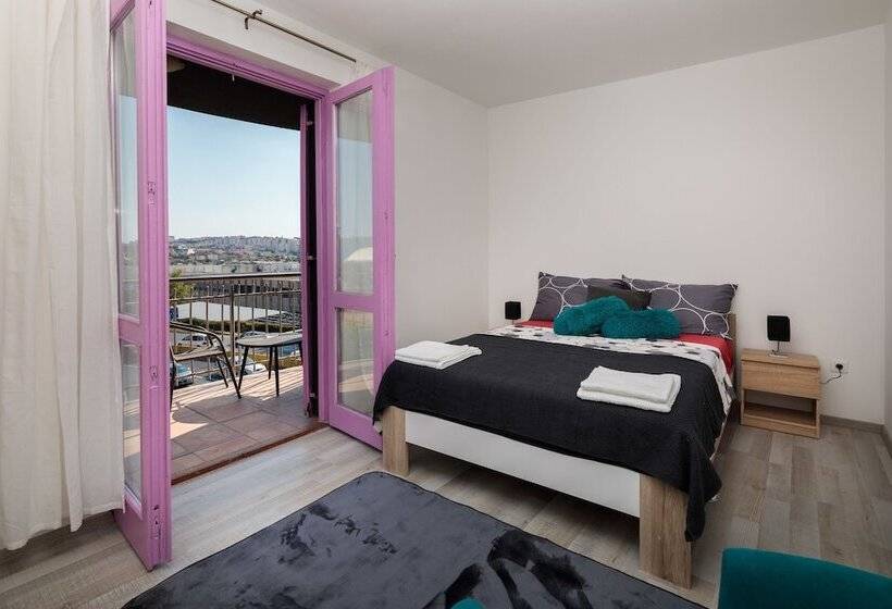 클래식 룸 더블 침대, Hostel šakić