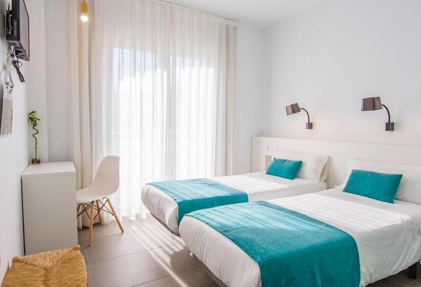 غرفة قياسية مزوَّدة بشُرفة, Hostal La Isla