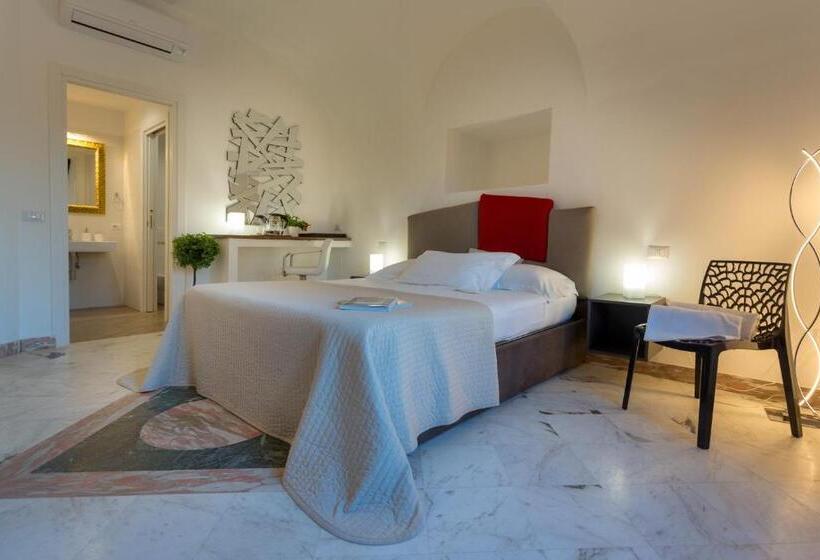 غرفة قياسية ثلاثية مزودة بشرفة, Le Suites Del Duomo House