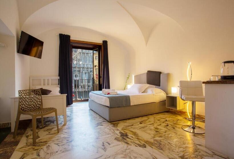 غرفة قياسية ثلاثية مزودة بشرفة, Le Suites Del Duomo House