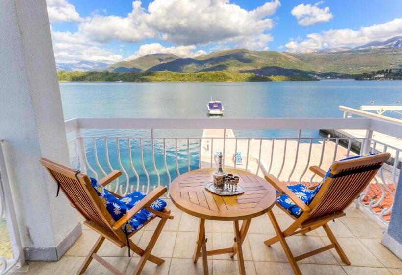 آپارتمان 1 خوابه با چشم‌انداز دریا, Aparthotel Villa Lav