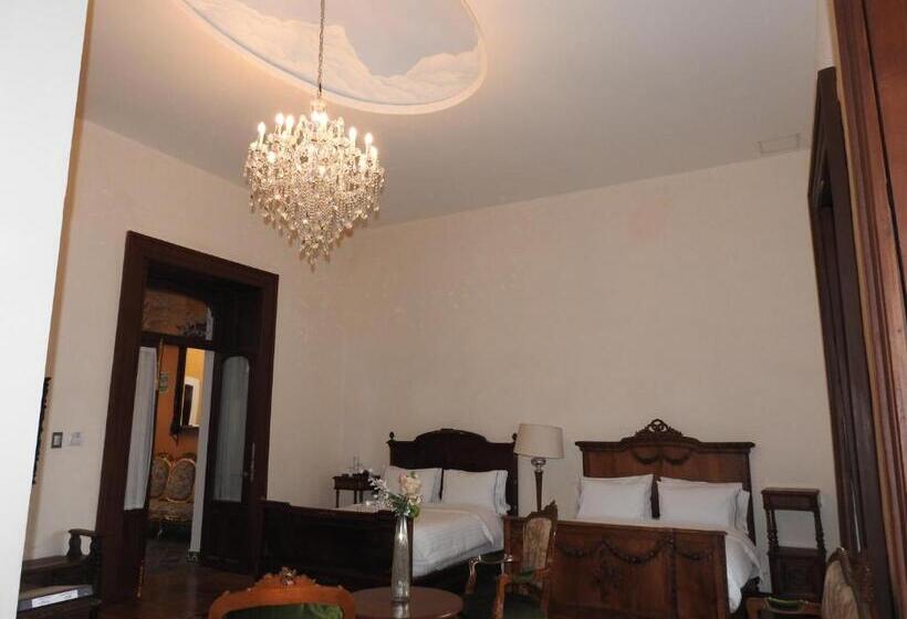 اتاق خانوادگی, Marques Del Angel