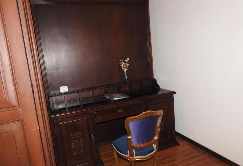 سوئیت پرزیدنت, Marques Del Angel