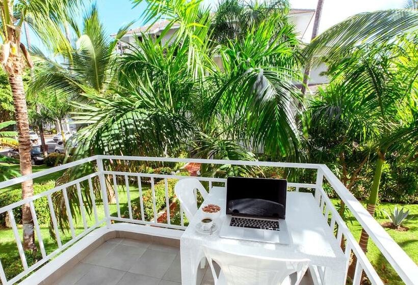 Студия Deluxe, Tropicana Suites Deluxe Beach Club & Pool