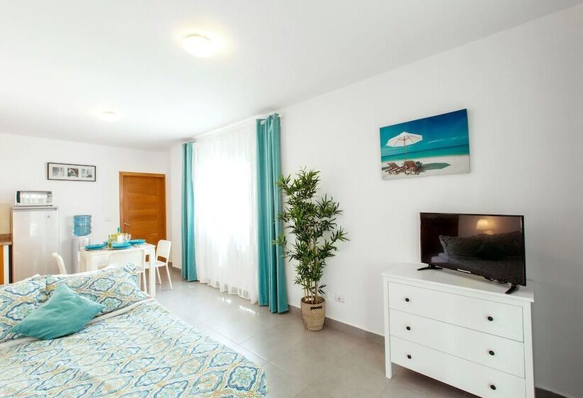Люкс Повышенной Комфортности, Tropicana Suites Deluxe Beach Club & Pool