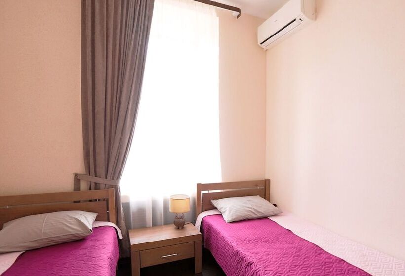 스탠다드 룸 공동 욕실, Vladstar Inn Hostel