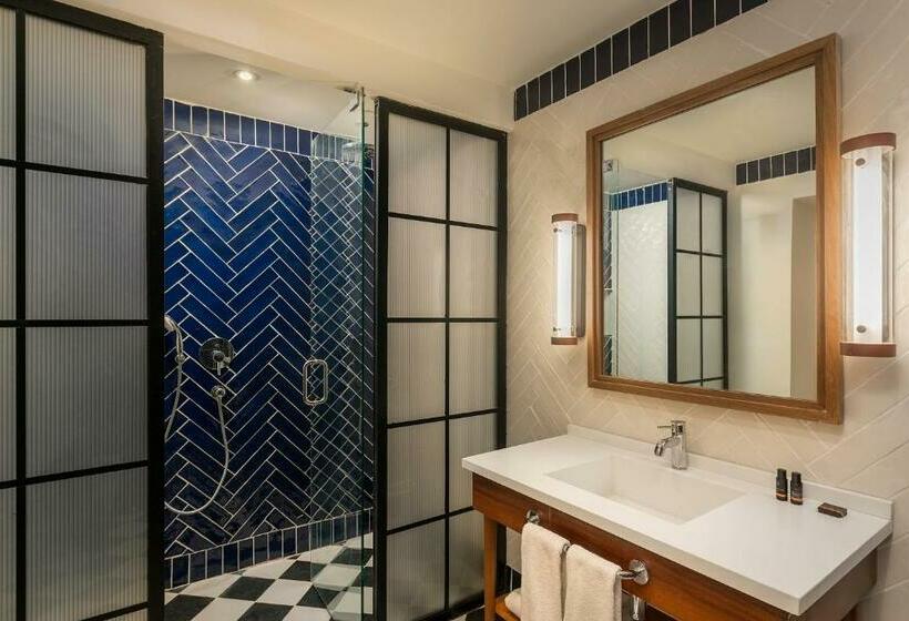 چشم‌انداز استخر سوئیت جونیور پرستیژ, Ocean El Faro Resort - All Inclusive