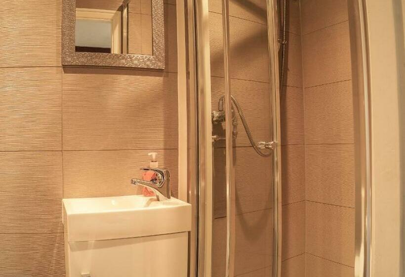 标准间, Quayside Hotel & Bar