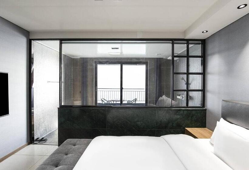 Premium room with terrace, Western Grace Hotel Incheon