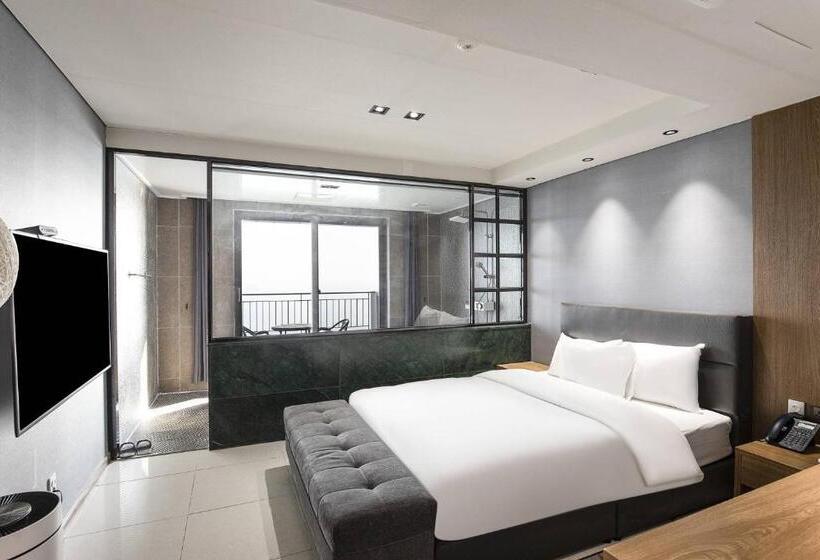 Premium room with terrace, Western Grace Hotel Incheon