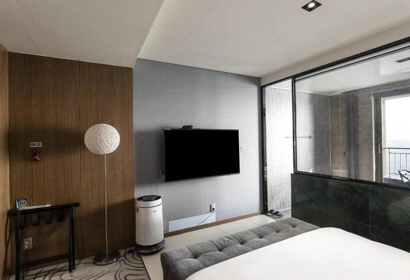 Premium room with terrace, Western Grace Hotel Incheon