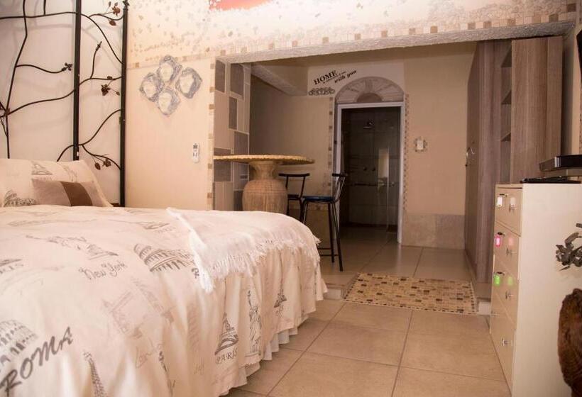 סוויטה, Xaviera Guest House