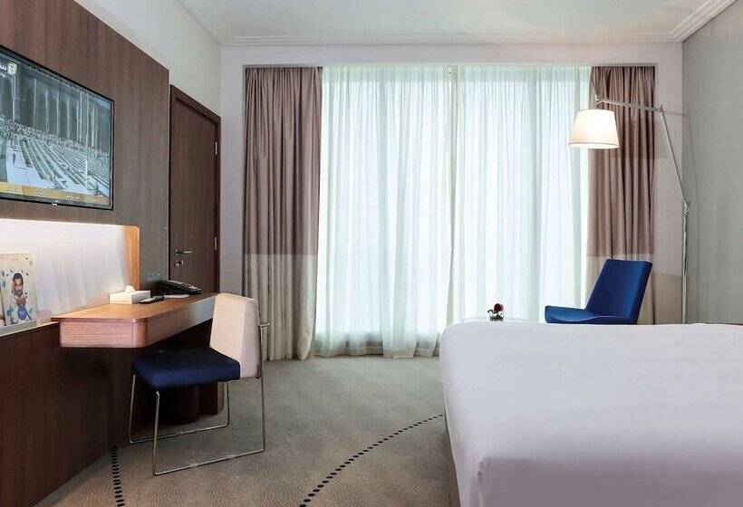 اتاق سوپریور با چشم‌انداز استخر, Novotel Jazan