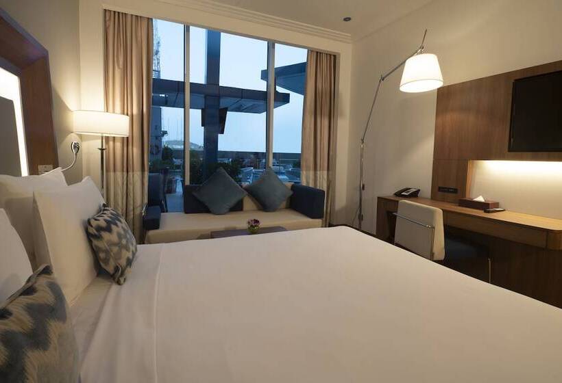 اتاق استاندارد با چشم‌انداز استخر, Novotel Jazan