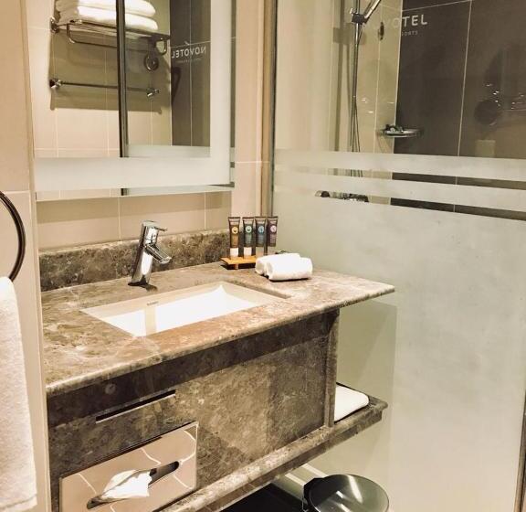 اتاق سوپریور با چشم‌انداز استخر, Novotel Jazan