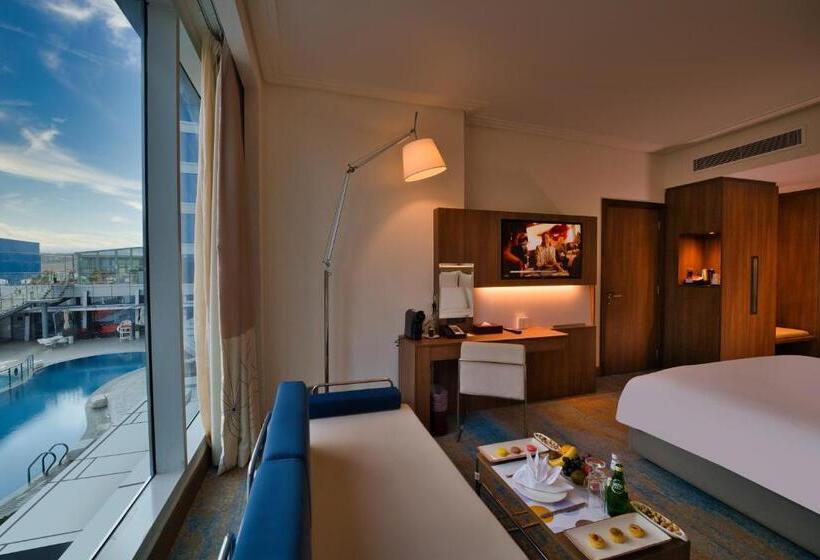 اتاق استاندارد با چشم‌انداز استخر, Novotel Jazan