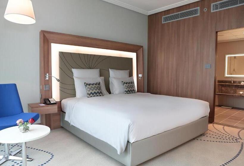 جناح سوبيريور مطل على المسبح, Novotel Jazan