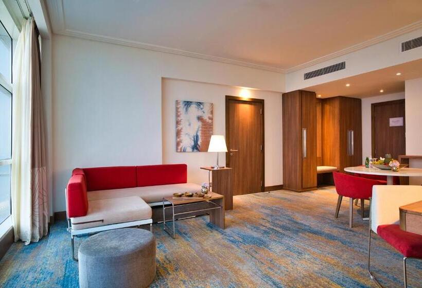 جناح سوبيريور مطل على المسبح, Novotel Jazan