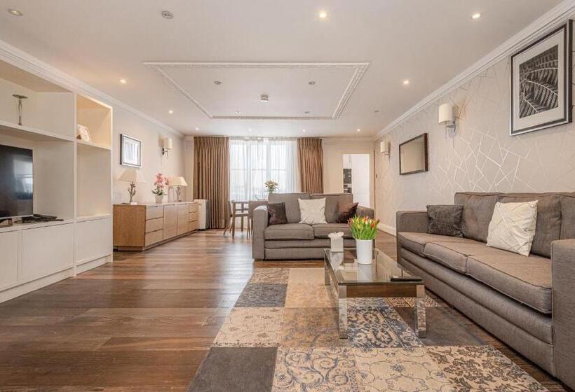 Апартаменты Deluxe 2 Спальни, Queensgate Court