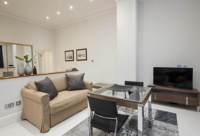 Студия Стандарт, Queensgate Court