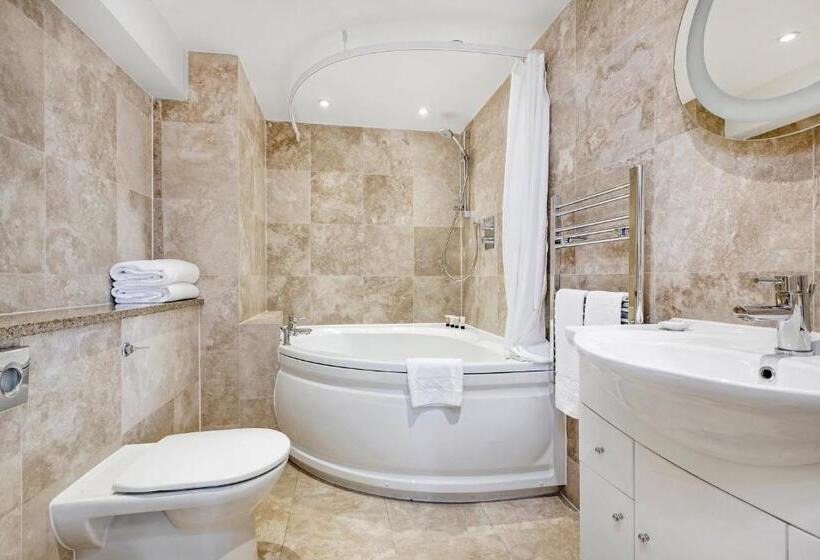Апартаменты Deluxe 3 Спальни, Queensgate Court