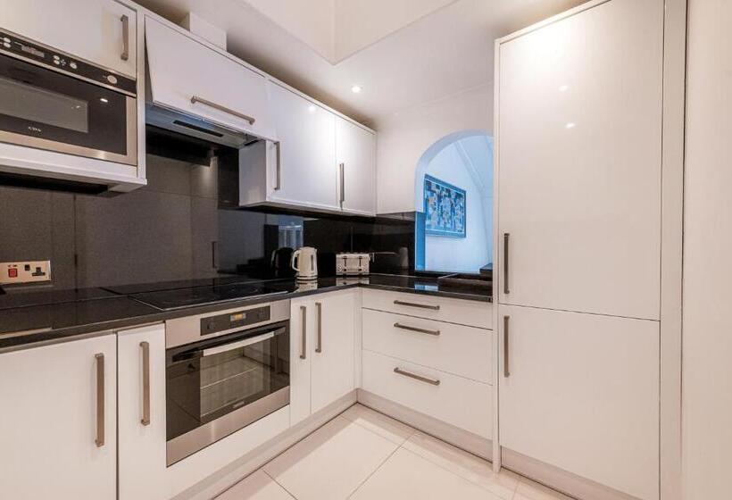Апартаменты Superior 2 Спальни, Queensgate Court