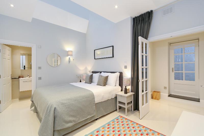 Апартаменты 3 Спальни, Queensgate Court