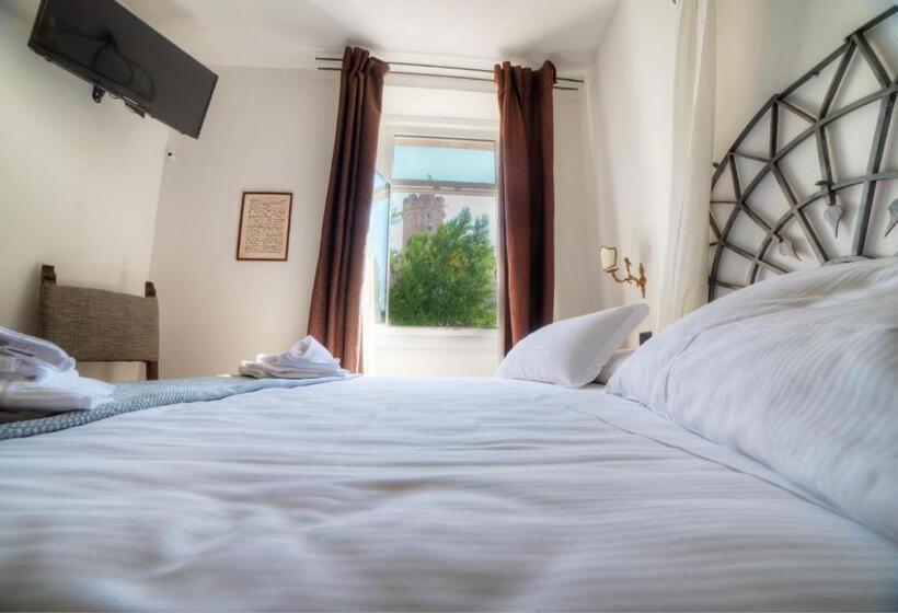 اتاق استاندارد, B&b La Loggia Del Castello