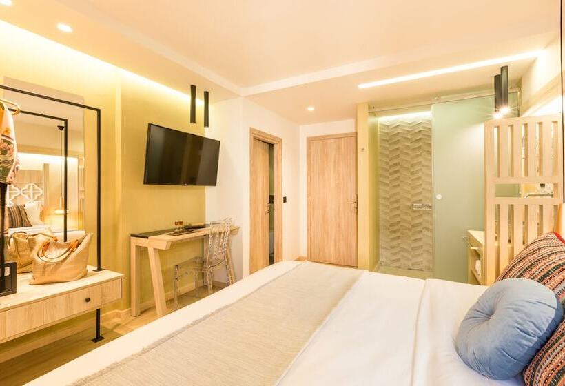 Люкс Повышенной Комфортности, Cressa Suites   Adults Only