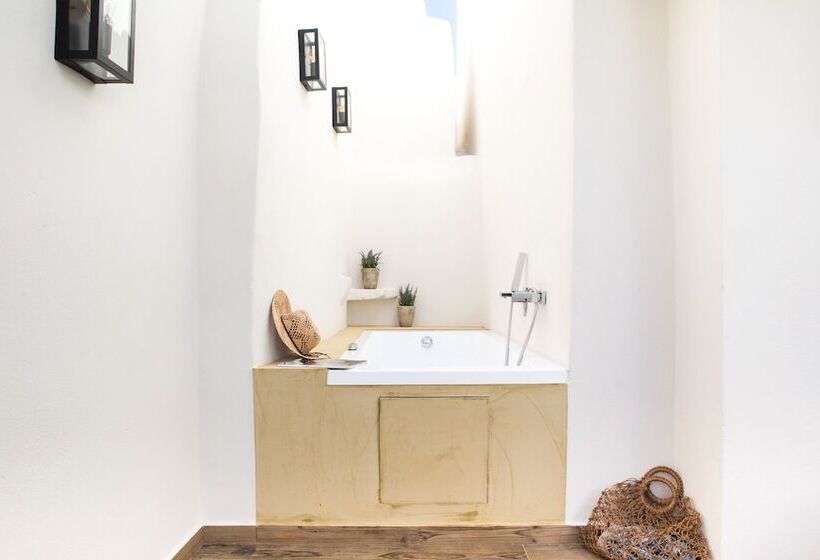 Люкс Повышенной Комфортности, Cressa Suites   Adults Only