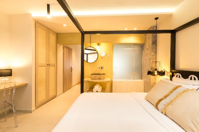 Люкс Повышенной Комфортности, Cressa Suites   Adults Only