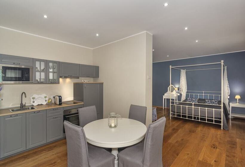 استودیوی استاندارد, Le Dimore Del Borgo