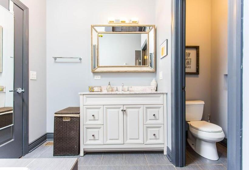 Standard Szoba Megosztott Fürdővel, Mccormick Place Guest House
