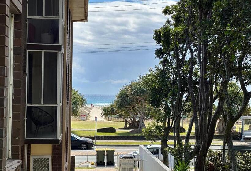 Апартаменты 2 Спальни, Meridian Tower Kirra Beach