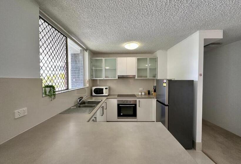 Апартаменты 2 Спальни, Meridian Tower Kirra Beach