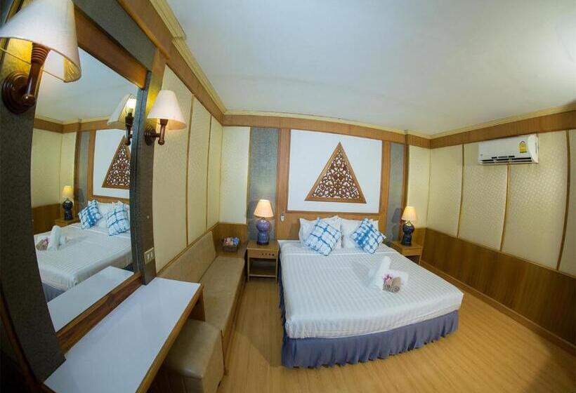 Family Suite, Phrae Nakara