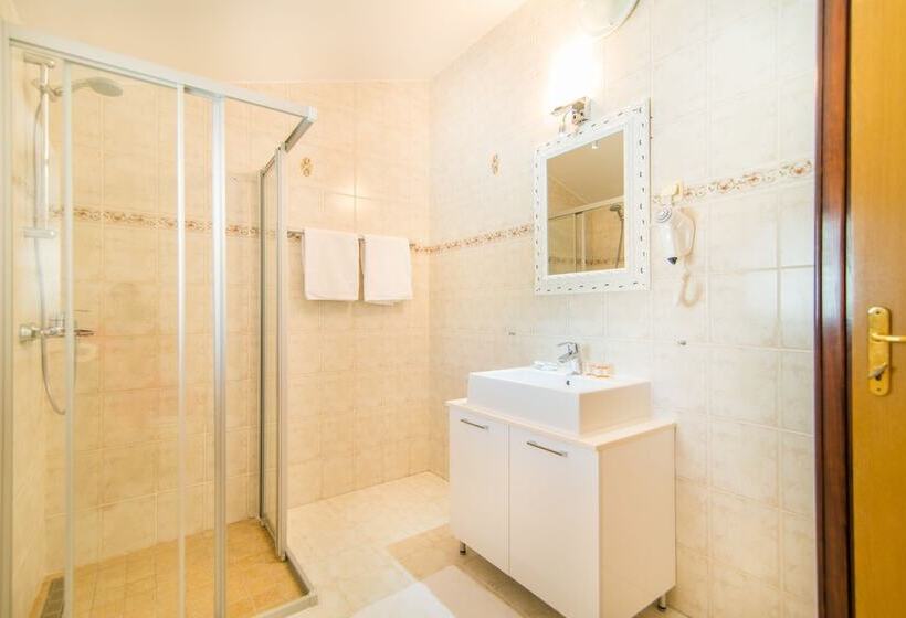 스탠다드 트리플 룸, Apartments And Rooms With Wifi Vrsar, Porec   3007