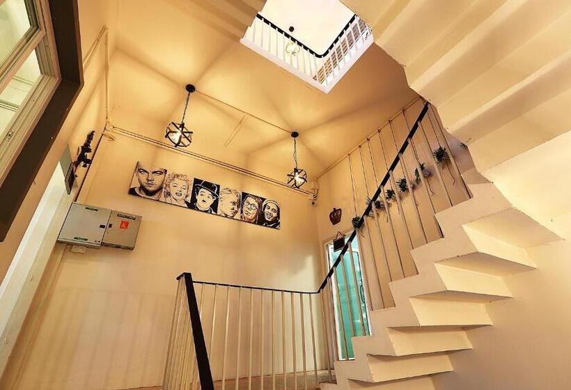 Quarto Familiar Banheiro Compartilhado, Hub Hostel Hatyai
