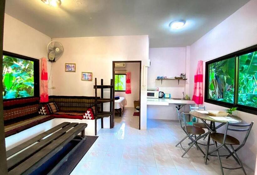 בקתה דלוקס, Kamrai Resort