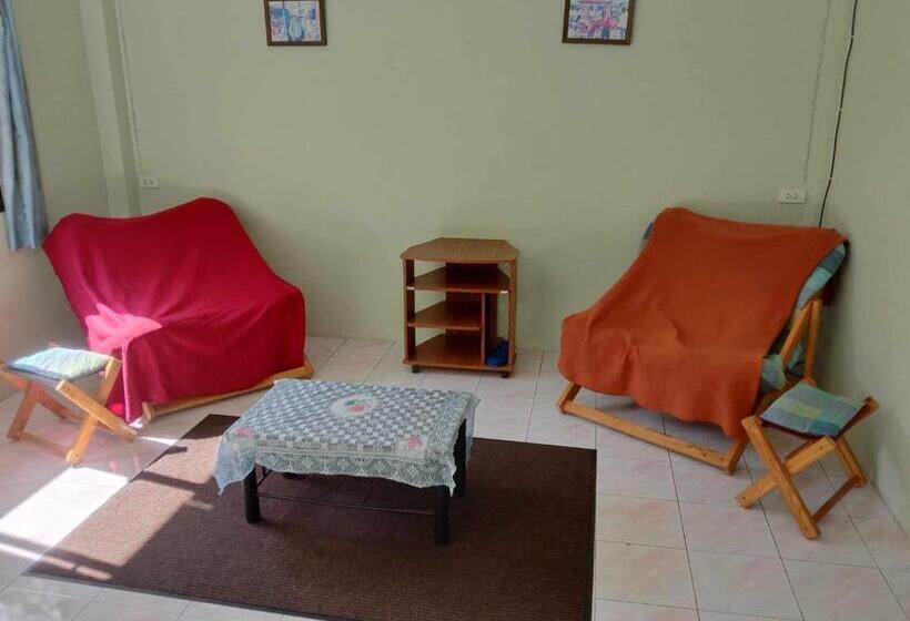 דירת חדר, Kamrai Resort