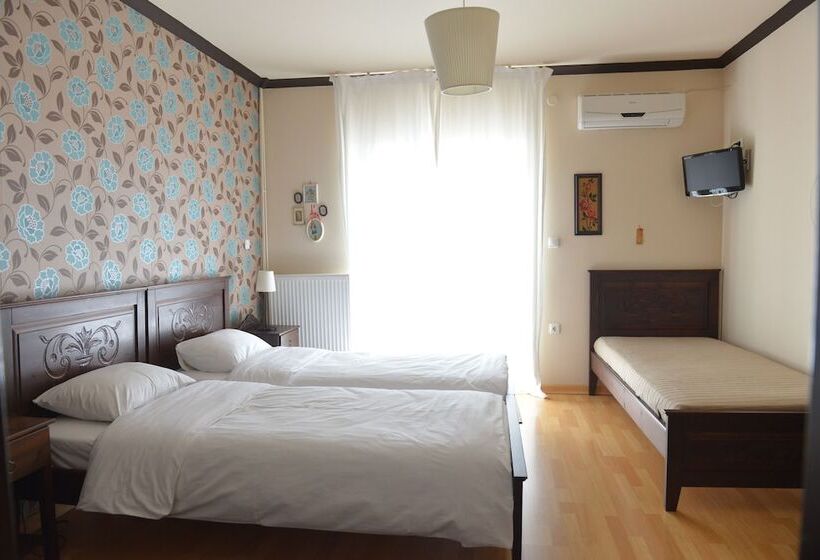Номер Стандарт Трехместный, Guesthouse Vissinokipos   Biker Friendly   Motorrad